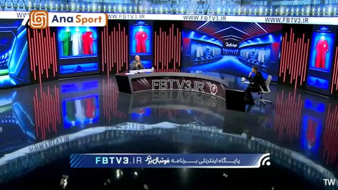 تاج: قلعه‌نویی دنبال بازی سِفت و رِفت است
