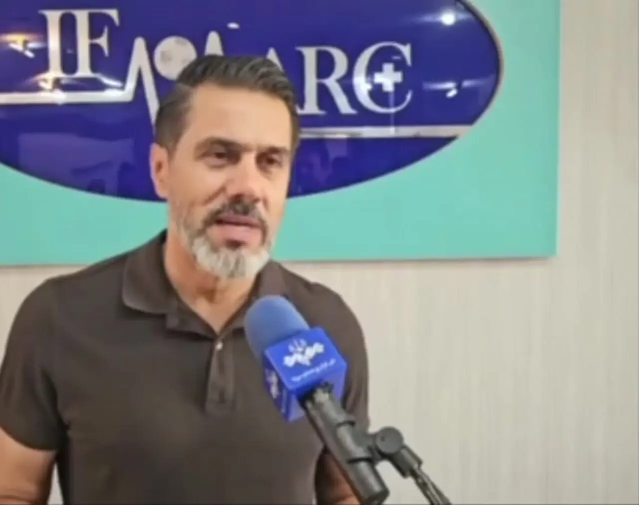 انتقاد تند پیروانی از وزارت ورزش: تو کوچه بازی کنیم؟