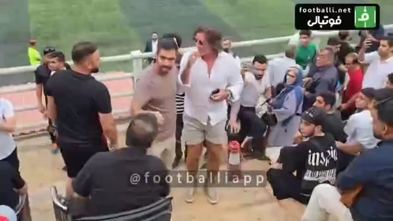 ساپینتو در دربی، کنار پرسپولیسی‌ها نشست!