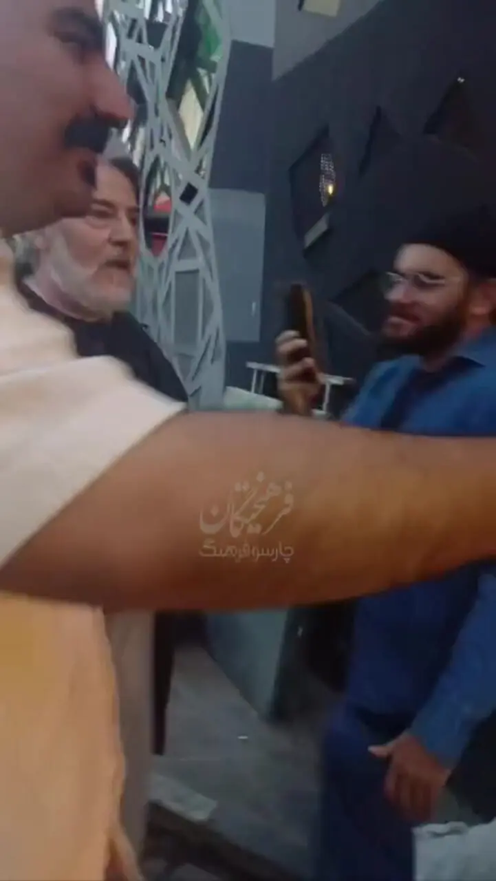 خواننده لس‌آنجلسی پا به ایران گذاشت